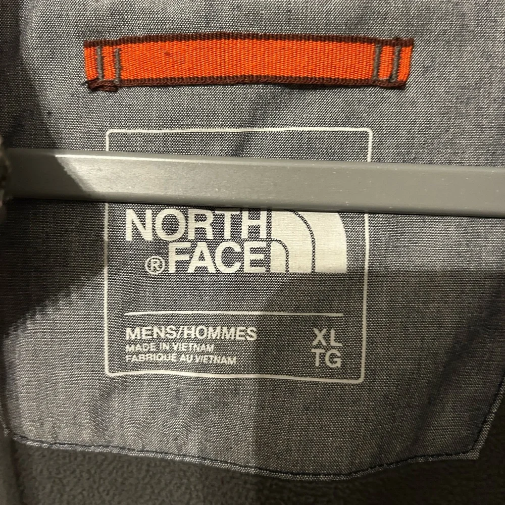 The North Face Men's Dark Green Zip-Up Light Jacket - Picture 6 of 6